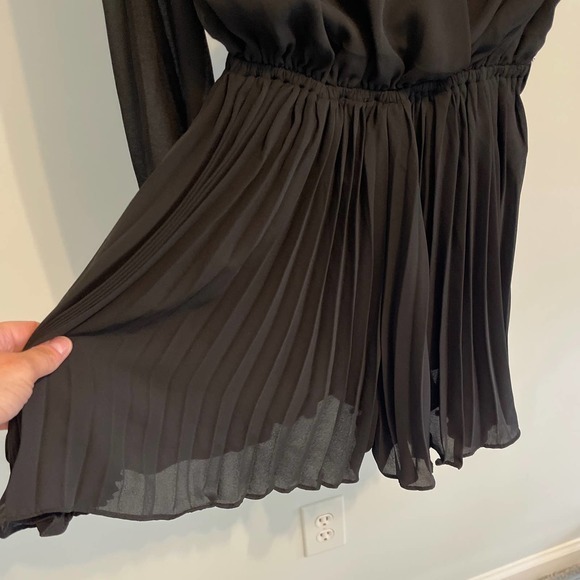 Double Zero Black Long Sleeve Cold Shoulder‎ Dressy Romper Small - Picture 8 of 13